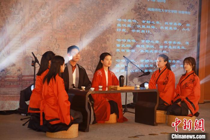 2023年閩南詩歌節(jié)開幕式暨詩歌朗誦會現(xiàn)場?！￠}南師范大學供圖