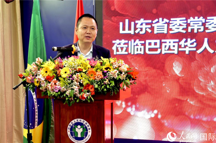 中國(guó)駐里約熱內(nèi)盧總領(lǐng)館副總領(lǐng)事王尉育致辭。人民網(wǎng)記者宋亦然攝