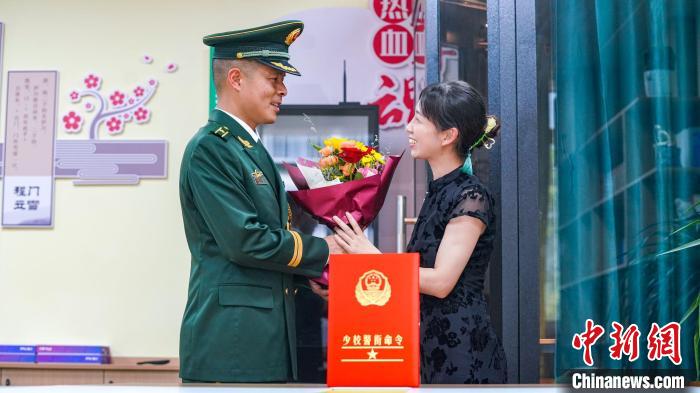 軍功章有你的一半?！堦愑?攝