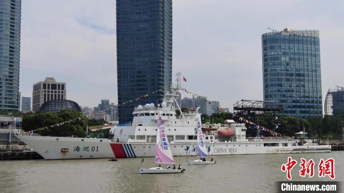 海事巡航救助船“海巡01”輪?？繃痛a頭，向公眾免費開放。　朱秋祉傲 攝