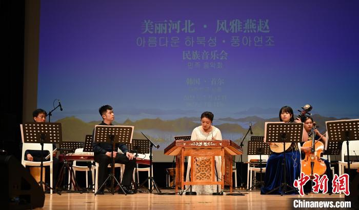 圖為音樂會現(xiàn)場?！∈谞栔袊幕行墓﹫D