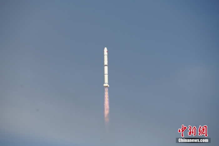 北京時間2023年8月9日6時53分，我國在太原衛(wèi)星發(fā)射中心使用長征二號丙運載火箭，成功將環(huán)境減災(zāi)二號06星發(fā)射升空，衛(wèi)星順利送入預(yù)定軌道，發(fā)射任務(wù)獲得圓滿成功。此次任務(wù)是長征系列運載火箭第482次飛行。馮陽 攝
