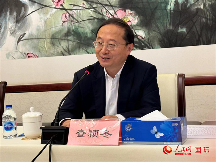 10月31日，蘇州市人民政府副市長查穎冬在第五屆中法文化論壇媒體吹風(fēng)會上講話。（人民網(wǎng) 謝瑩攝）