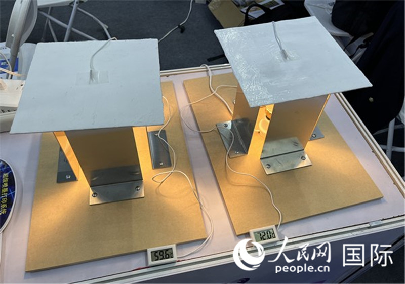 氣凝膠隔熱材料應(yīng)用效果展示。（人民網(wǎng)記者 陳思攝）
