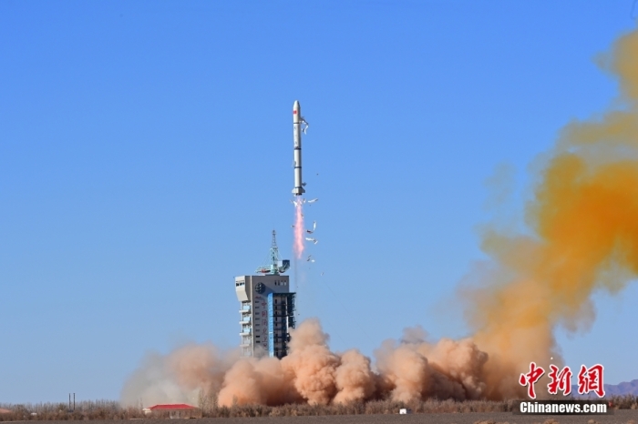北京時間2023年11月16日11時55分，我國在酒泉衛(wèi)星發(fā)射中心使用長征二號丙運載火箭，成功將新一代海洋水色觀測衛(wèi)星發(fā)射升空，衛(wèi)星順利進入預定軌道，發(fā)射任務獲得圓滿成功。此次任務是長征系列運載火箭第497次飛行。汪江波 攝