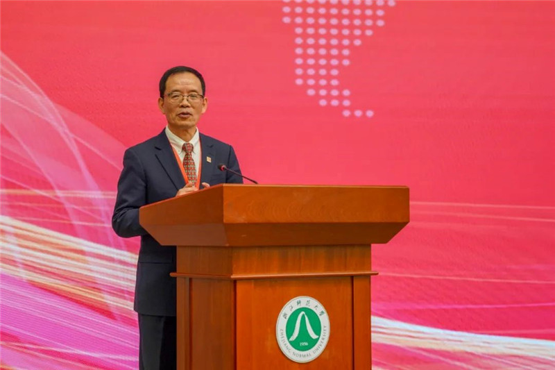 國務(wù)院學(xué)位委員會區(qū)域國別學(xué)學(xué)科評議組秘書長、浙江師范大學(xué)非洲研究院（非洲區(qū)域國別學(xué)院）院長劉鴻武致辭。主辦方供圖