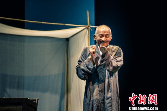 游本昌《弘一法師·最后之勝利》劇照。游思涵 攝