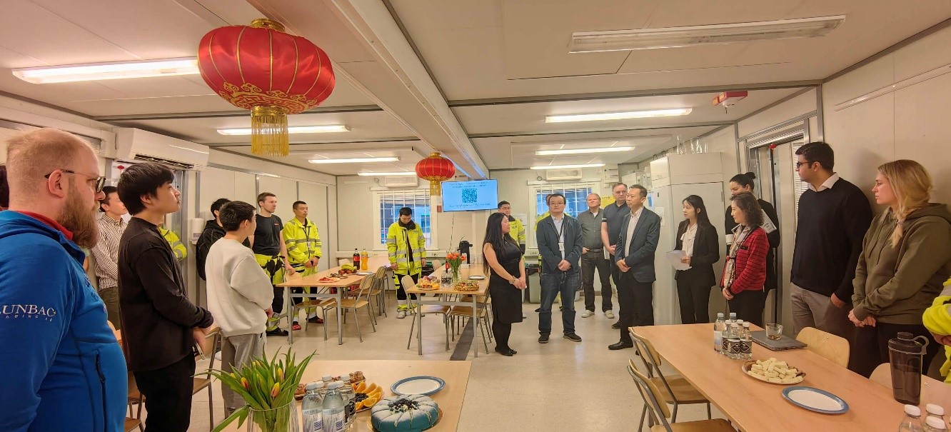 中國駐瑞典大使崔愛民走訪中鐵隧道局集團瑞典工程公司。中國駐瑞典大使館供圖