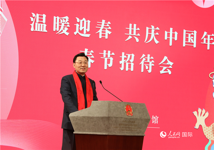 中國(guó)駐美國(guó)大使謝鋒發(fā)表致辭，向全體在美同胞致以親切問(wèn)候。人民網(wǎng)記者 李志偉攝