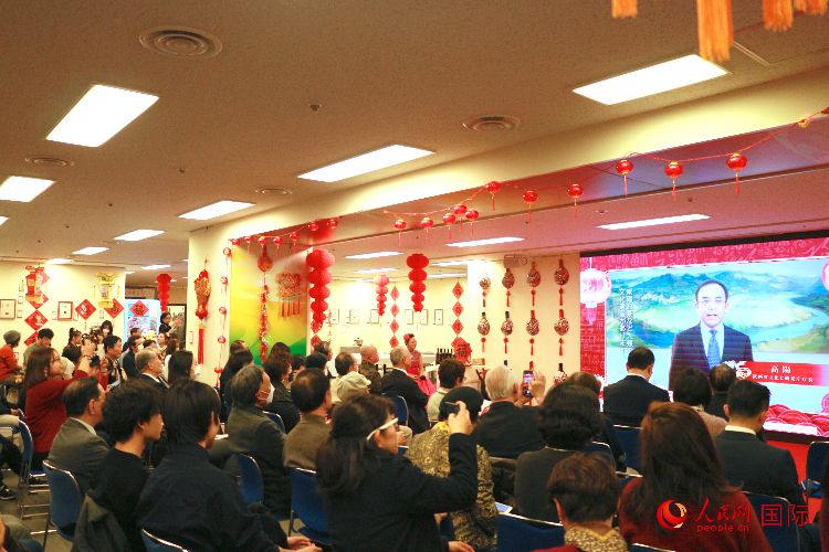 2月9日，“喜迎龍年·品味陜西”——2024新春迎福（展）聯(lián)歡會(huì)暨陜西文化年在東京中國(guó)文化中心拉開帷幕。人民網(wǎng) 許可攝