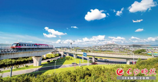 　　根據(jù)《實施意見》，長沙將建設聯(lián)通世界的航空樞紐，打造輻射全國的鐵路樞紐，深化綜合交通協(xié)調機制。    資料圖片