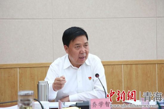 圖為黃南州州長喬學(xué)智講話。黃宣攝
