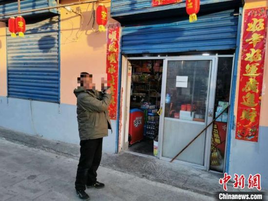 圖為犯罪嫌疑人指認現(xiàn)場?！∏嗪Ｊ」矎d森林警察總隊刑偵治安支隊供圖