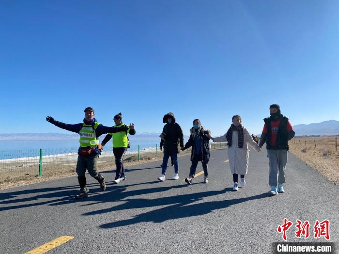圖為徒步現場。　李江寧 攝