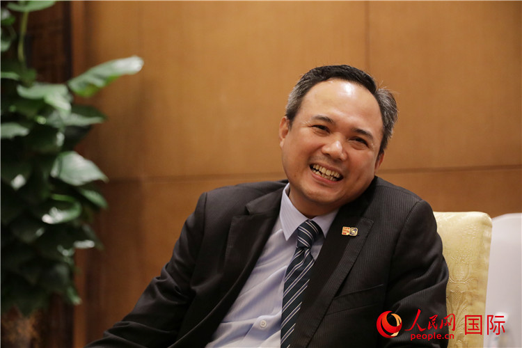 馬來西亞駐南寧總領事館總領事阿哈默·法蒂爾·伊斯邁爾在2024中國-東盟教育交流周期間接受人民網(wǎng)專訪。人民網(wǎng) 王婧攝
