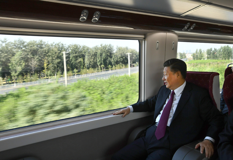 2019年9月25日，習(xí)近平總書記乘坐軌道列車前往北京大興國(guó)際機(jī)場(chǎng)。