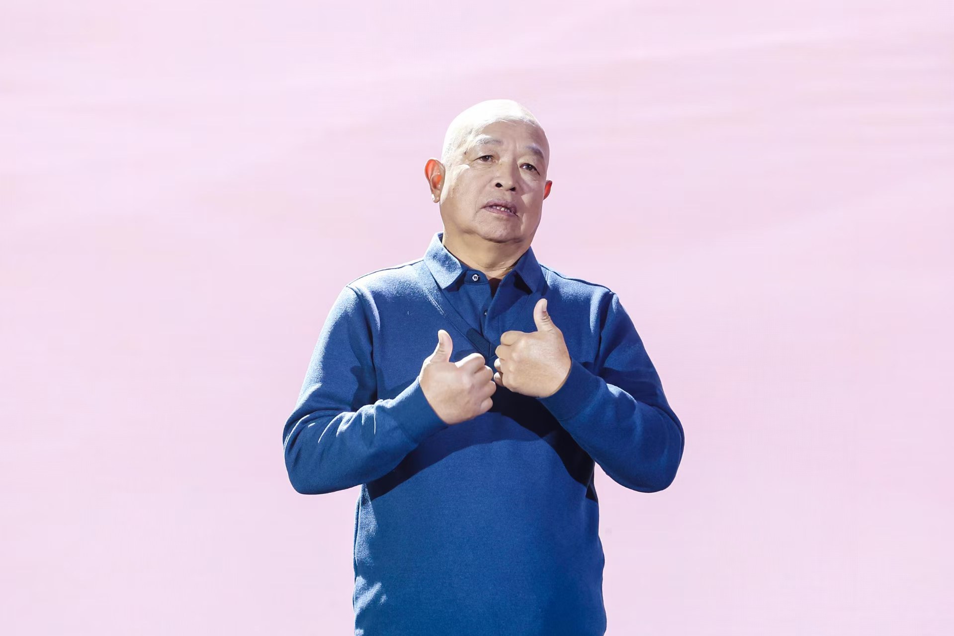 “山東好人”、煙臺市無聲洗車場經(jīng)理柳興濤。人民視頻供圖。