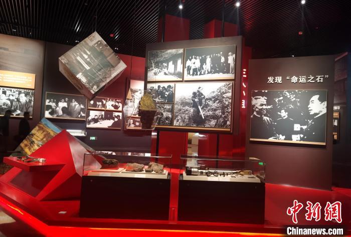 圖為紀念館內(nèi)部一角?！《∮衩?攝