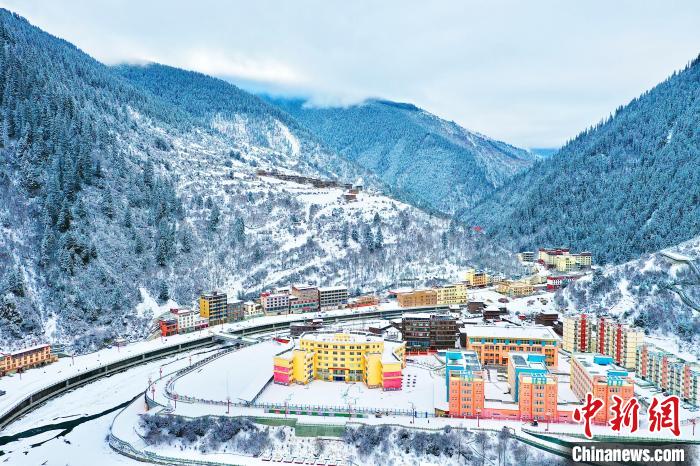 壤塘的雪后美景。　壤塘縣融媒體中心供圖