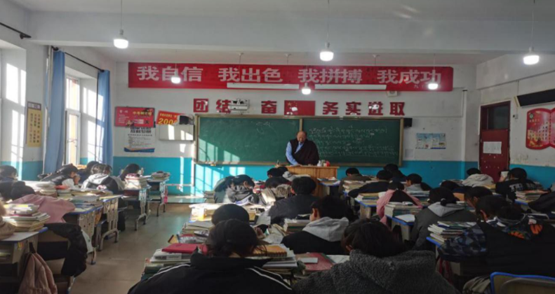 青?，斍撸寒惖剞k班讓孩子享受優(yōu)質(zhì)教育