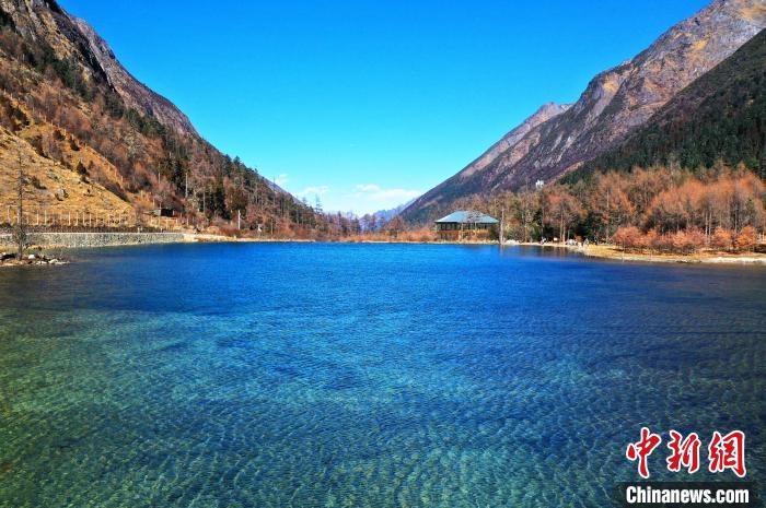 畢棚溝景區(qū)風(fēng)光?！“苍?攝