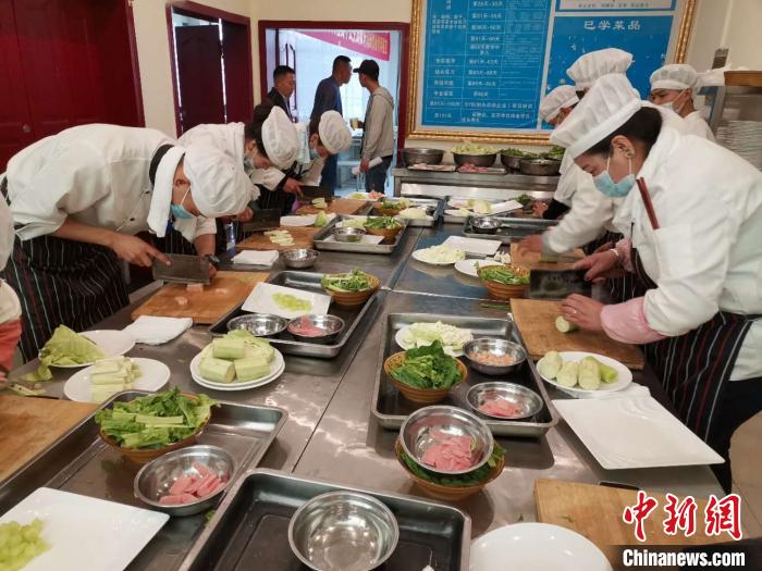 拉薩聚焦高校畢業(yè)生、農牧民就業(yè)任務指標均超額完成
