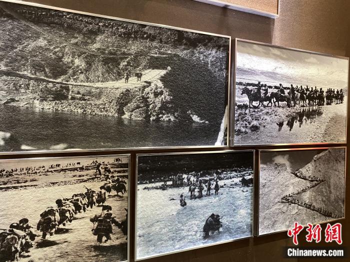 紅樓內(nèi)展廳，圖為昌都戰(zhàn)役中的人民解放軍。彭寧鈴 攝