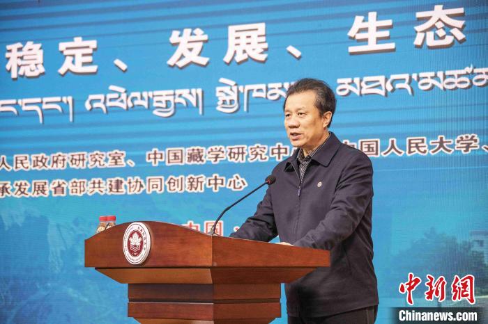 圖為西藏民族大學(xué)黨委書記、副校長劉凱在開幕式上致辭?！钪覍?攝