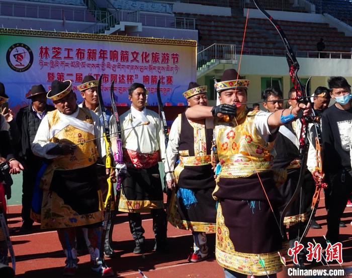 圖為響箭比賽現(xiàn)場?！∪轿木?攝