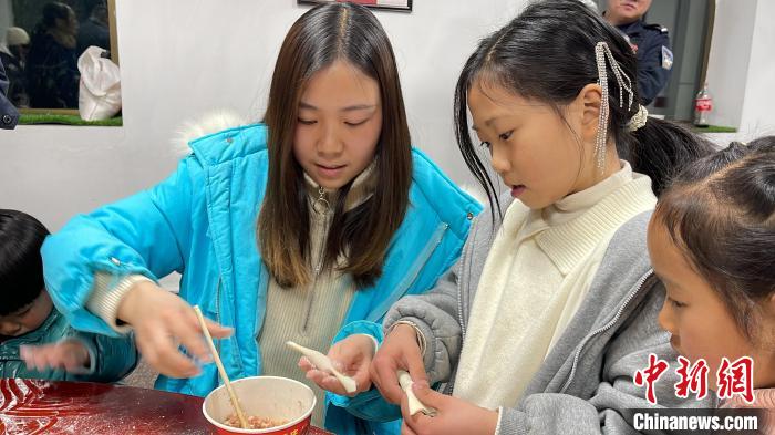 西藏戍邊民警：一想到孩子，心就瞬間柔軟了