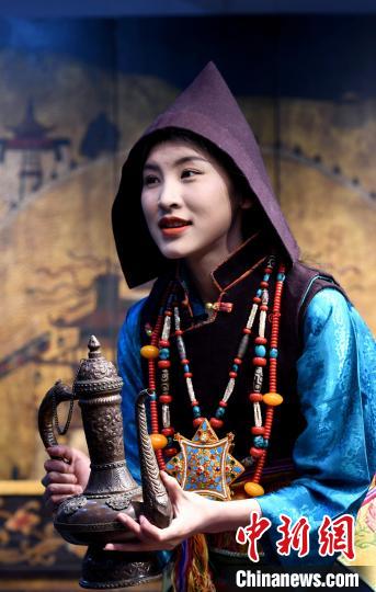 圖為西藏自治區(qū)級(jí)非遺項(xiàng)目——山南浪卡子縣的羊卓服飾?！±盍?攝