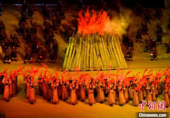3月17日，西藏拉薩，《文成公主》大型史詩(shī)劇演出現(xiàn)場(chǎng)。　李林 攝