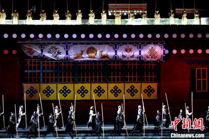 3月17日，西藏拉薩，《文成公主》大型史詩(shī)劇演出現(xiàn)場(chǎng)?！±盍?攝