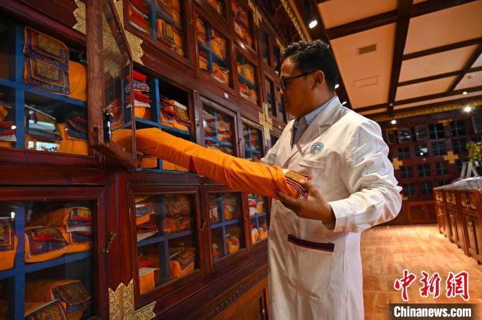 西藏藏醫(yī)院推動古籍文獻(xiàn)整理研究、出版利用
