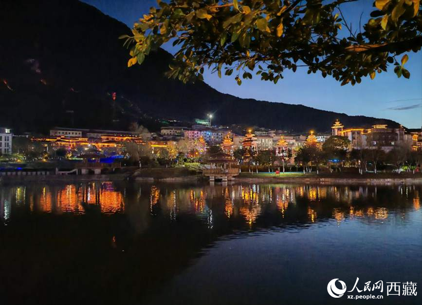 墨脫縣夜景。人民網 李海霞攝